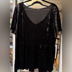 Elegant Black Velvet Women's Top